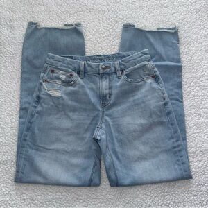 American Eagle Curvy Straight baggy wide leg distressed light wash jeans 2 R